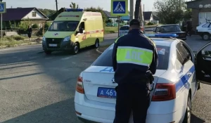 В Бийске велосипедистка попала в больницу после ДТП