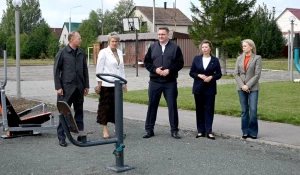 Выездное совещание по благоустройству парковой зоны и строительства спортивной и детской площадок в микрорайоне Авиатор.