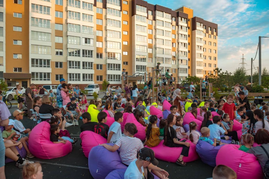 Яркая жизнь микрорайона «Фламинго».