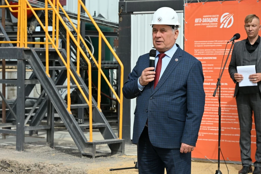 Александр Романенко.