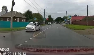 В Барнауле такси сбило женщину на зебре