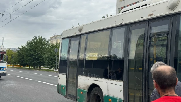 ДТП с автобусом и троллейбусом.