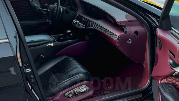 Lexus продают в Барнауле.