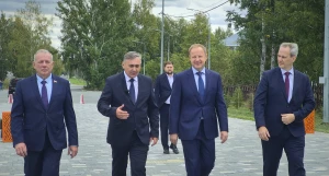 Губернатор Алтайского края Виктор Томенко оценил обновление социальных объектов в Заринске.