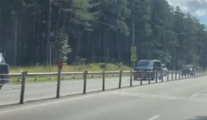 Кортеж на подъезде в Барнаул.