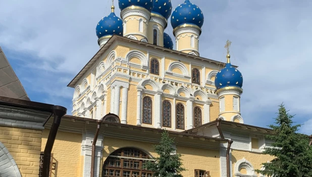 Храм, церковь.