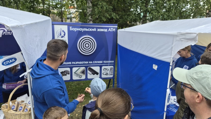 Алтайские промышленные предприятия выставляются с павильонами.