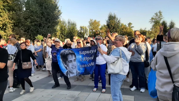 Концерт в день рождения Шатунова в парке «Изумрудный».