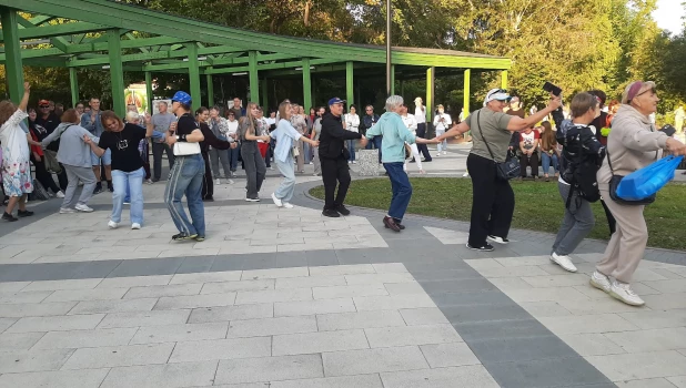 Концерт в день рождения Шатунова в парке «Изумрудный».