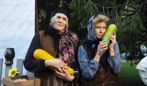 Театры Барнаула вышли на улицу с кабачками