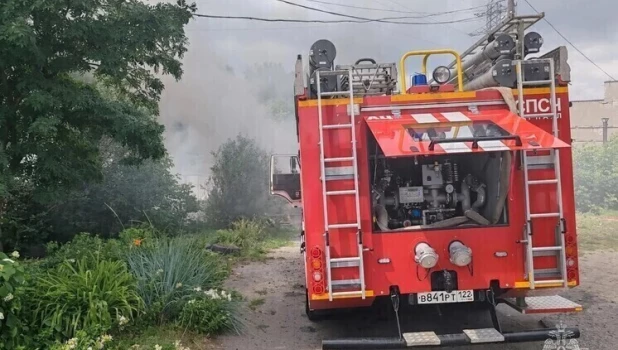 В Алтайском крае при крупном пожаре не обошлось без жертв