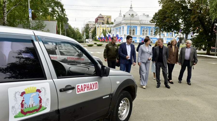 Отправка партии транспортных средств в зону проведения СВО и для населения новых российских регионов.