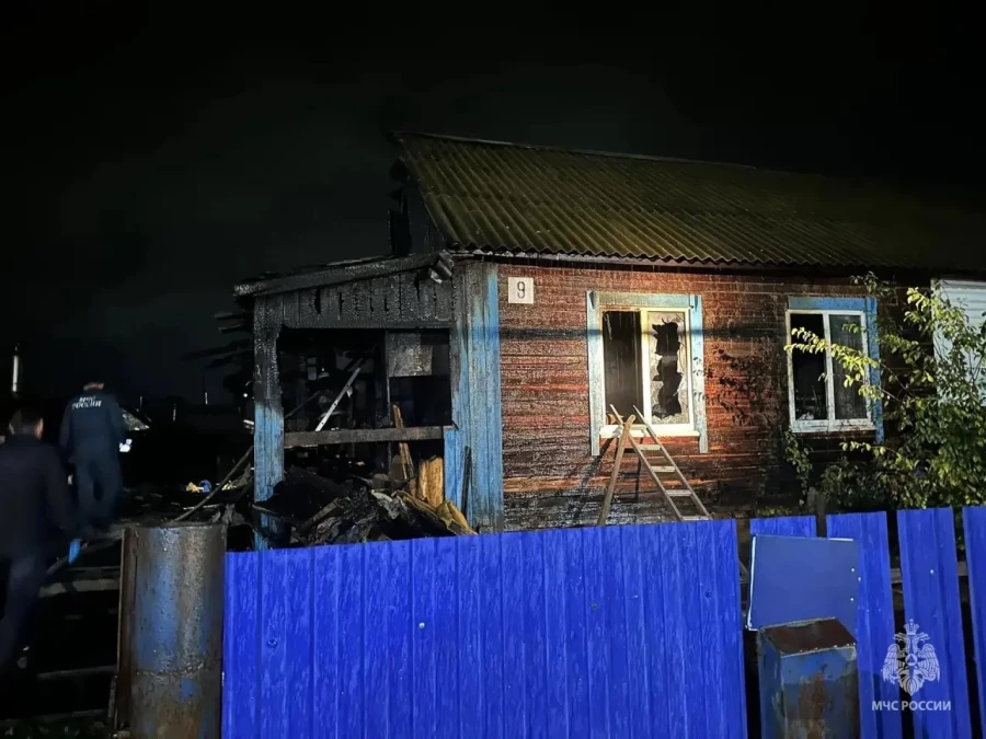 Трое детей сгорели заживо в запертом доме в Уфе
