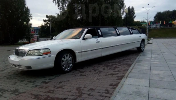 Lincoln Town Car 2003 года