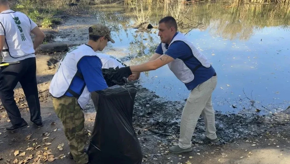 В барнаульском парке «Юбилейный» прошла экологическая акция