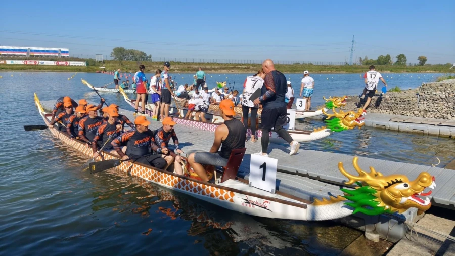 Чемпионат Алтайского края по гребле на лодках драконах.