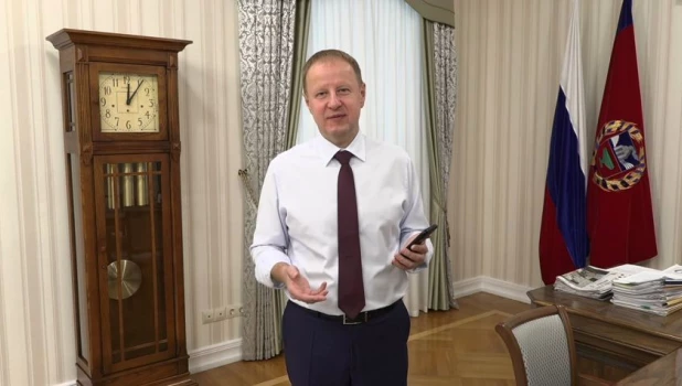 Виктор Томенко участвует в дистанционном электронном голосовании.