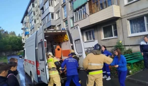 В Бийске спасатели помогли госпитализировать тяжелобольную пенсионерку