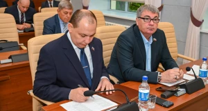 Десять депутатов Барнаульской городской Думы перешли в краевой парламент