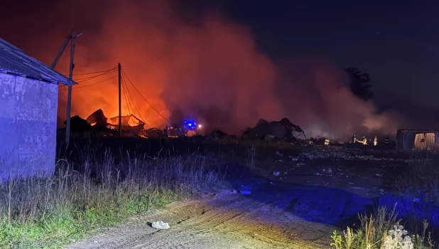 Пожар на производстве в Ярославской области.