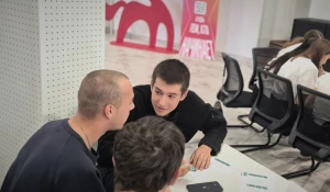 В Барнауле в Краевом дворце молодежи прошла антинаркотическая квиз-игра «Против».