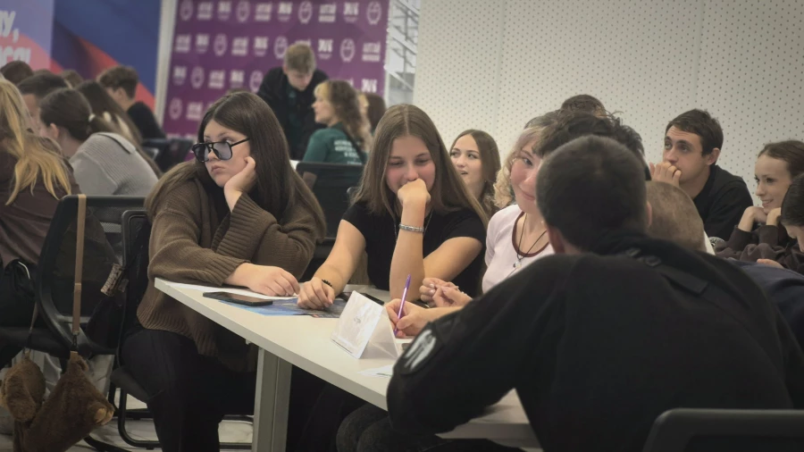 В Барнауле в Краевом дворце молодежи прошла антинаркотическая квиз-игра «Против».