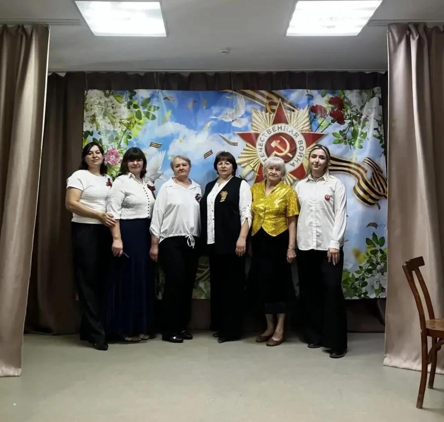 Городская учительница Юлия Морозова переехала в маленькое село Чеканиха.