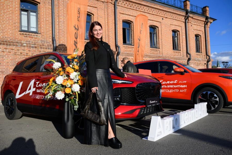 Экспозиция Автоцентра АНТ. 