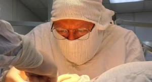 Барнаульский хирург взялся за операцию ребенку с пороком лица