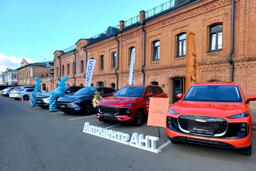 Экспозиция Автоцентра АНТ.