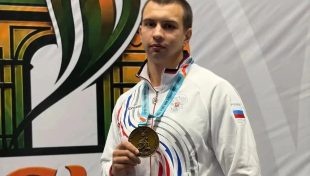 Новоалтаец взял золото на чемпионате мира по гиревому спорту