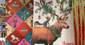 Новогодние украшения в октябре.