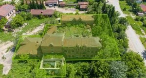 Административный корпусс ликеро-водочного завода в Змеиногорске