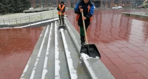 Барнаульские дорожники работают круглосуточно из-за непогоды