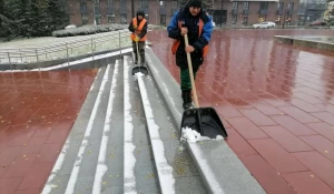 Барнаульские дорожники работают круглосуточно из-за непогоды