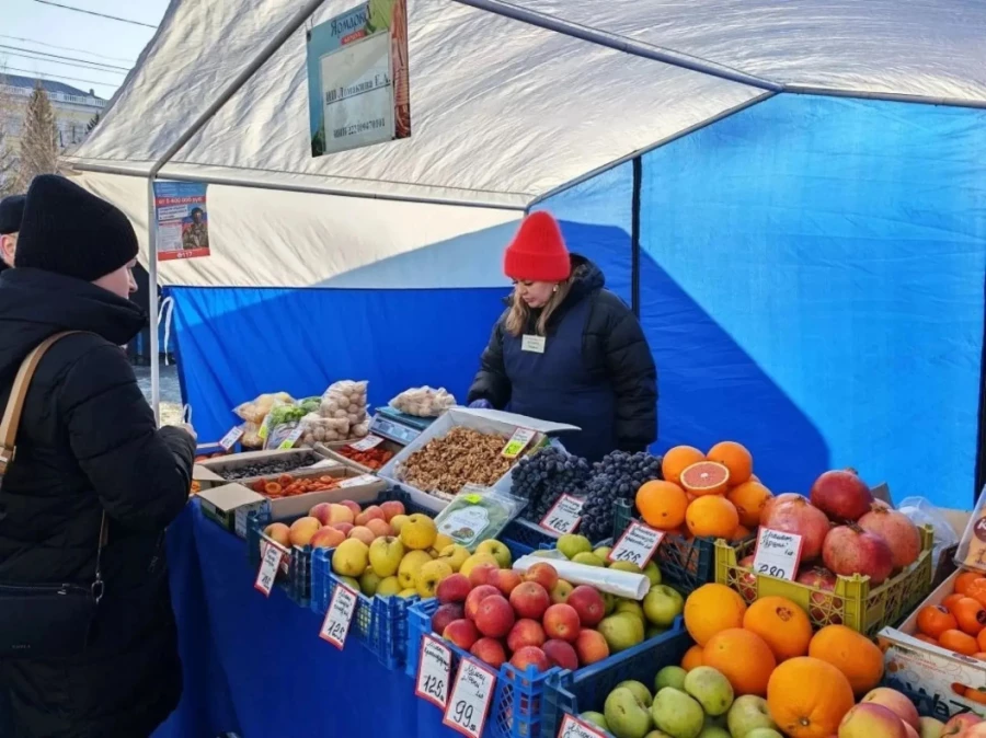 Продовольственная ярмарка в Барнауле.