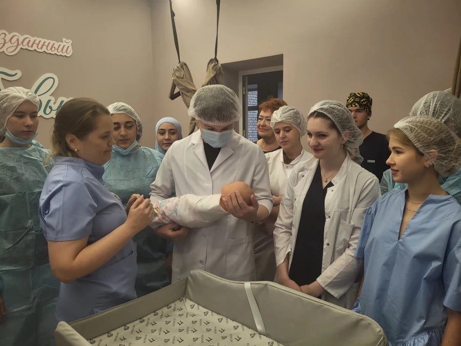 Профориентационное мероприятие для школьников и студентов в родильном доме Горбольницы №3
