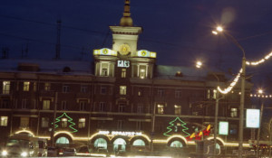 Еще недавно БЛВЗ рекламировался в самых лучших местах Барнаула.